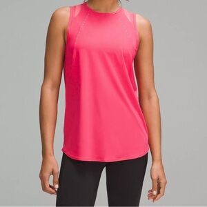 Lululemon Sculpt Tank Top
Lip Gloss Size 4 EUC